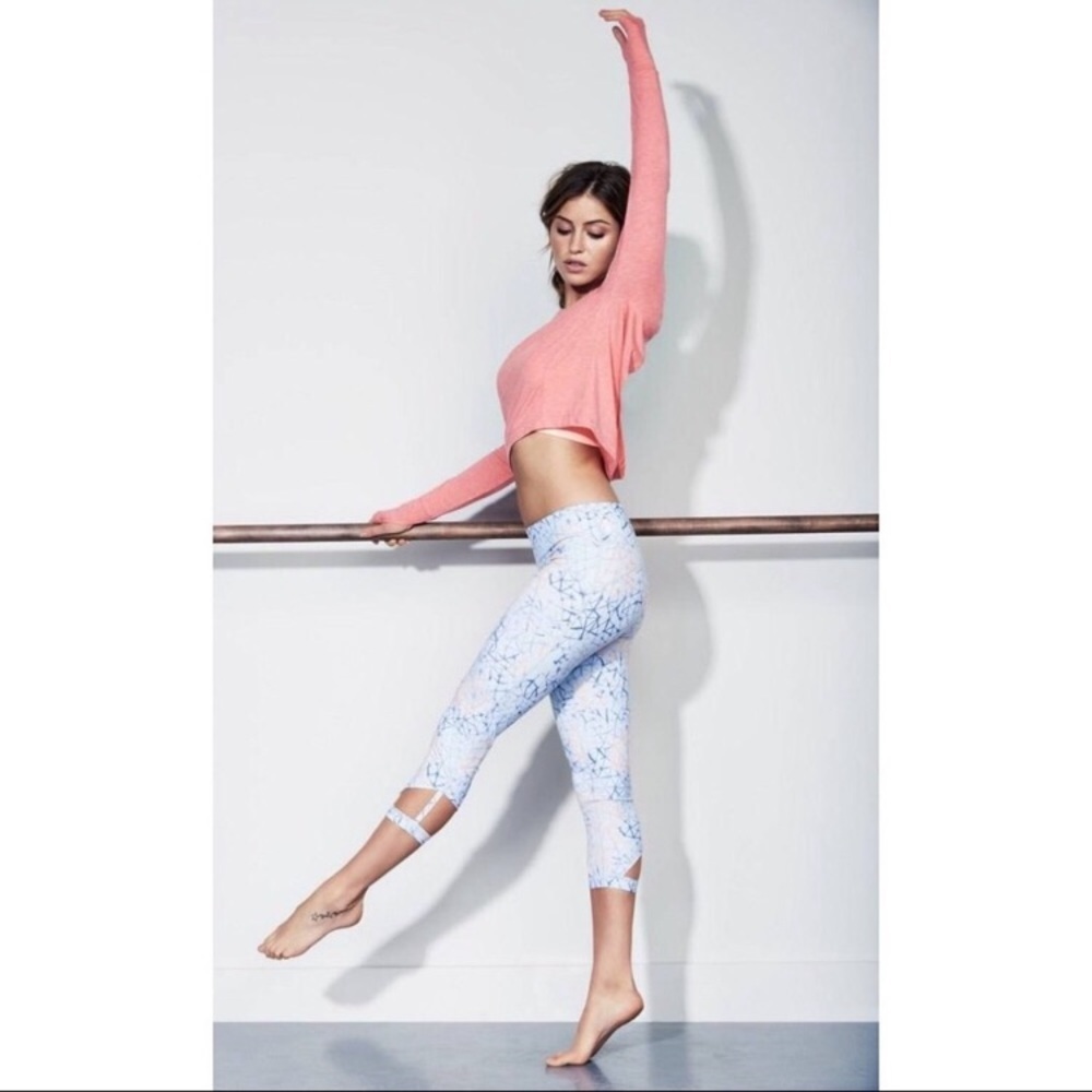 ZELLA 'So Haute' Cut Out Crop Yoga Leggings Small